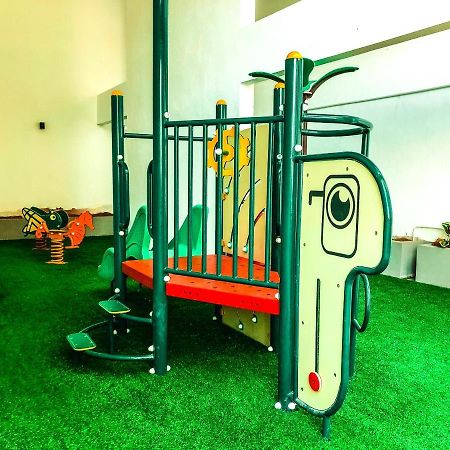 Cat City Mediterranean Theme City&Pool View Homestay 貓城地中海主題城市泳池風景民宿 쿠칭 외부 사진