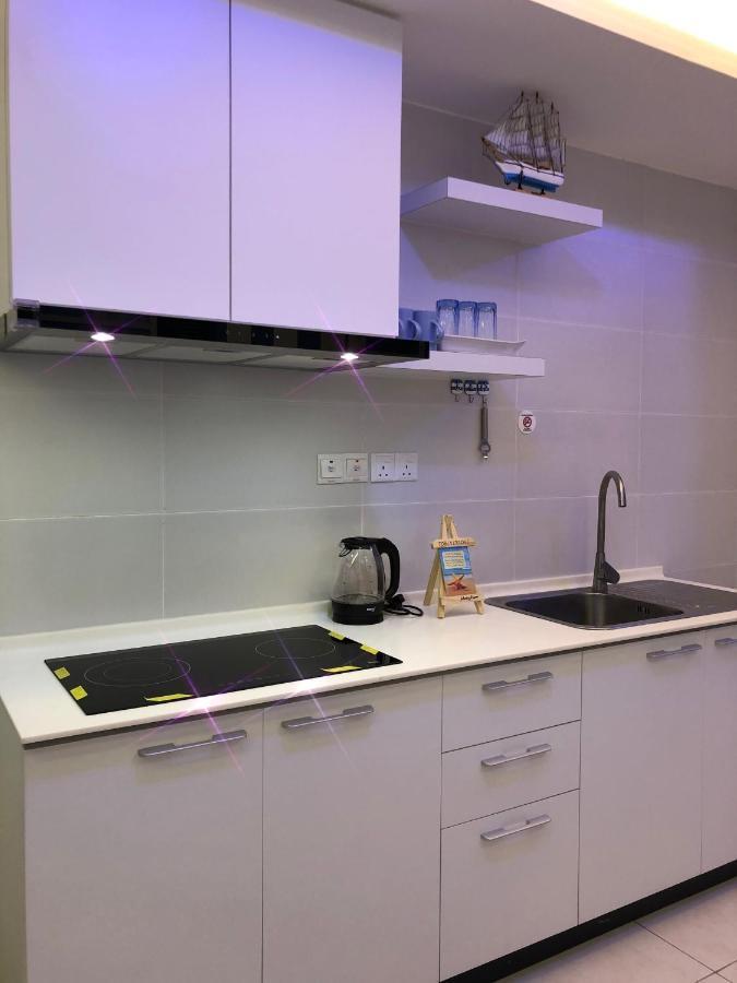 Cat City Mediterranean Theme City&Pool View Homestay 貓城地中海主題城市泳池風景民宿 쿠칭 외부 사진