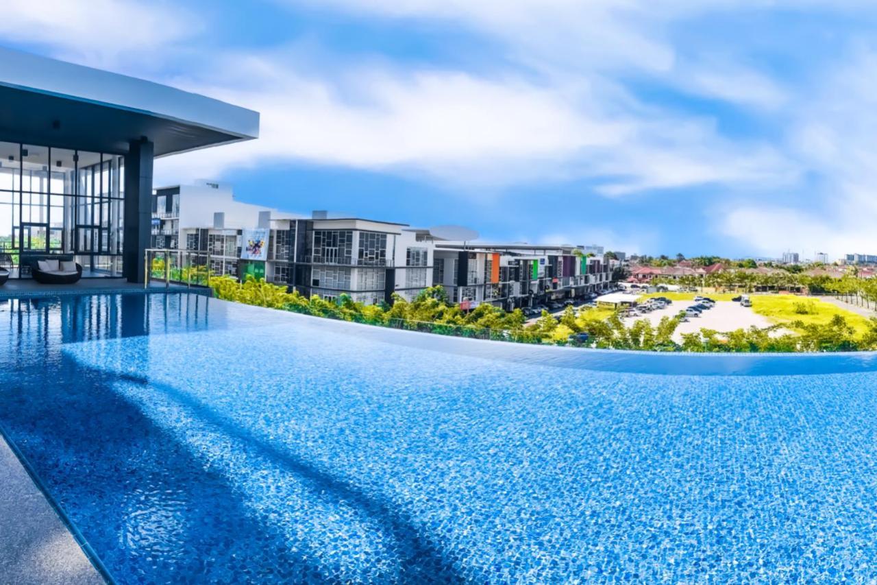 Cat City Mediterranean Theme City&Pool View Homestay 貓城地中海主題城市泳池風景民宿 쿠칭 외부 사진